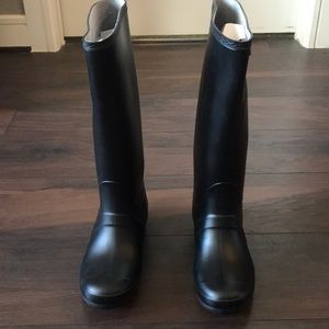 Black Rain Boots